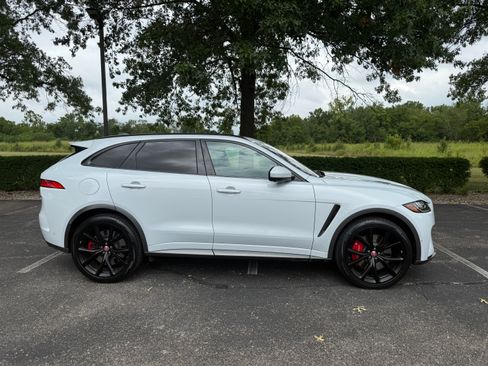 Used 2020 Jaguar F-PACE SVR AWD/4WD image 4