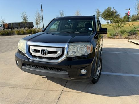 Used 2011 Honda Pilot Touring image 1