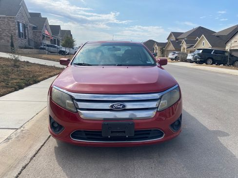 Used 2010 Ford Fusion SE image 2