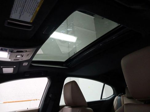 Used 2025 Lexus ES 300h w/ Premium Package FWD image 13