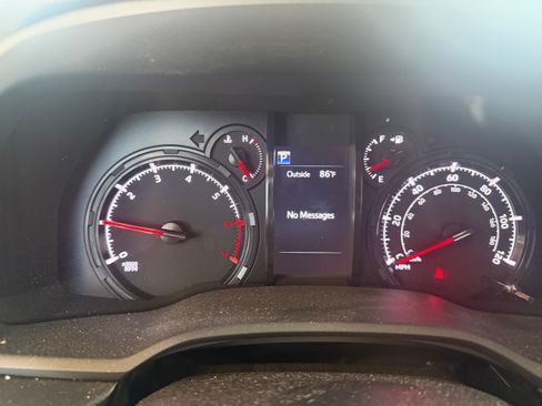 Used 2021 Toyota 4Runner SR5 AWD/4WD image 12