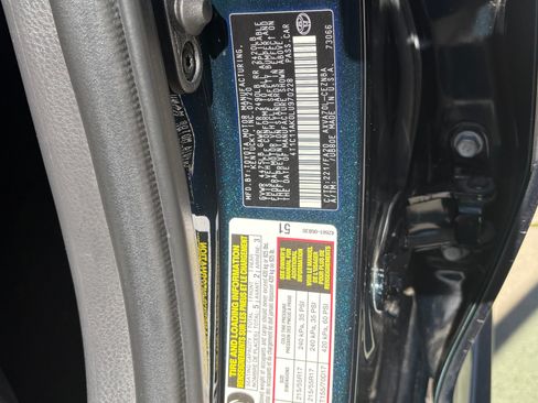 Used 2020 Toyota Camry LE w/ Carpet Mat Package image 6