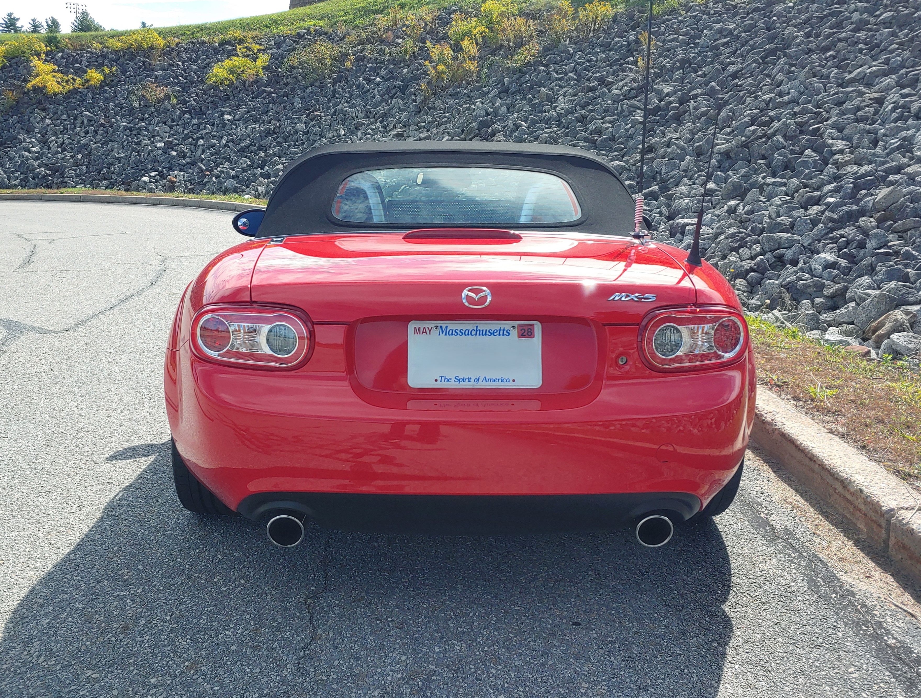 Used 2011 MAZDA MX-5 Miata Touring w/ Suspension Pkg RWD image 5