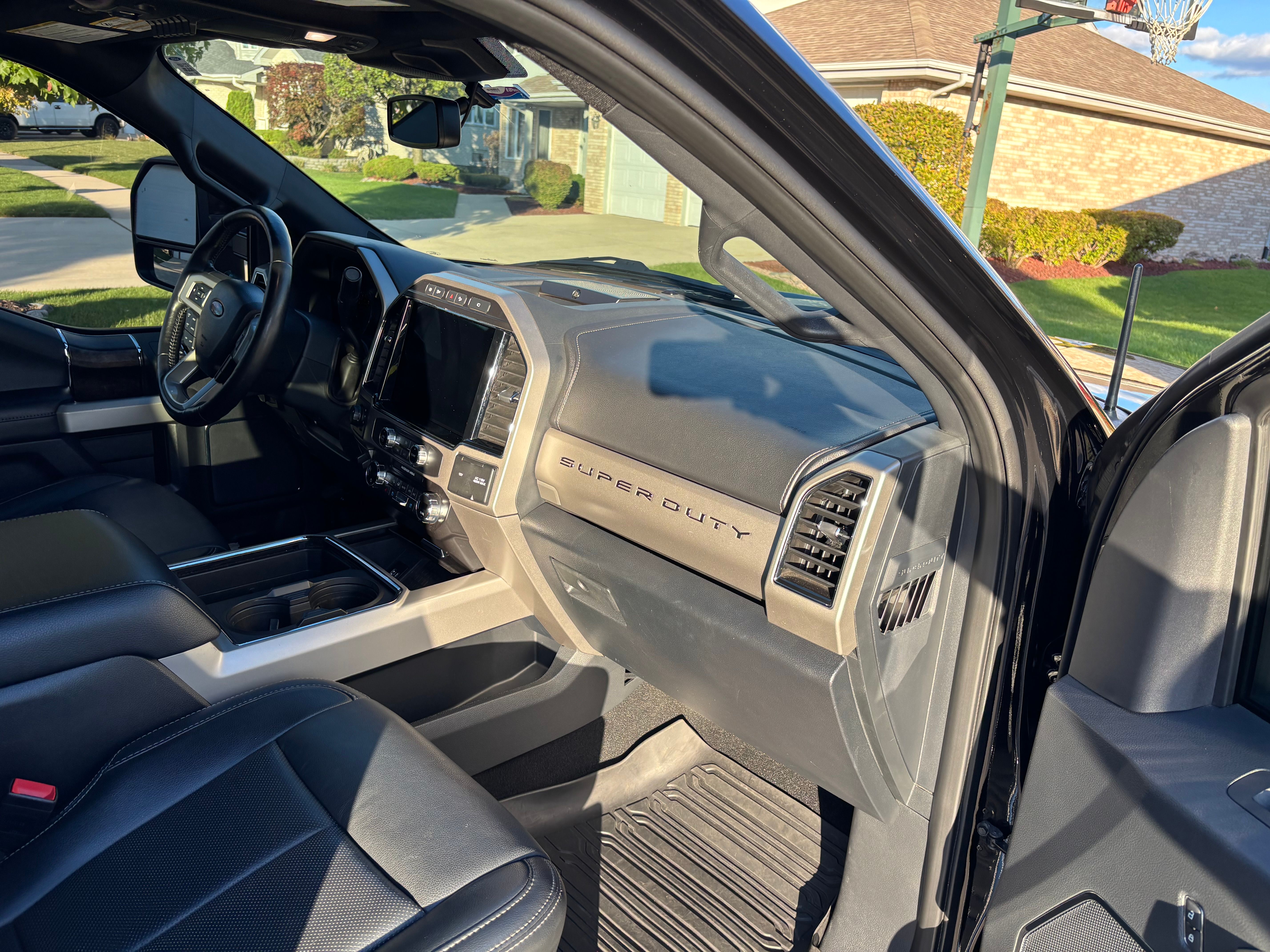 Used 2022 Ford F250 Lariat w/ Black Appearance Package AWD/4WD image 11