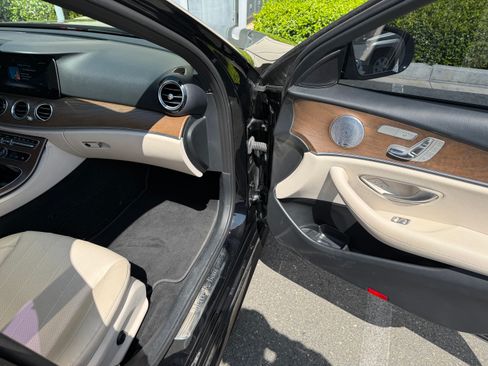 Used 2018 Mercedes-Benz E 300 image 11