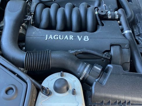 Used 1998 Jaguar XK8 Convertible image 13