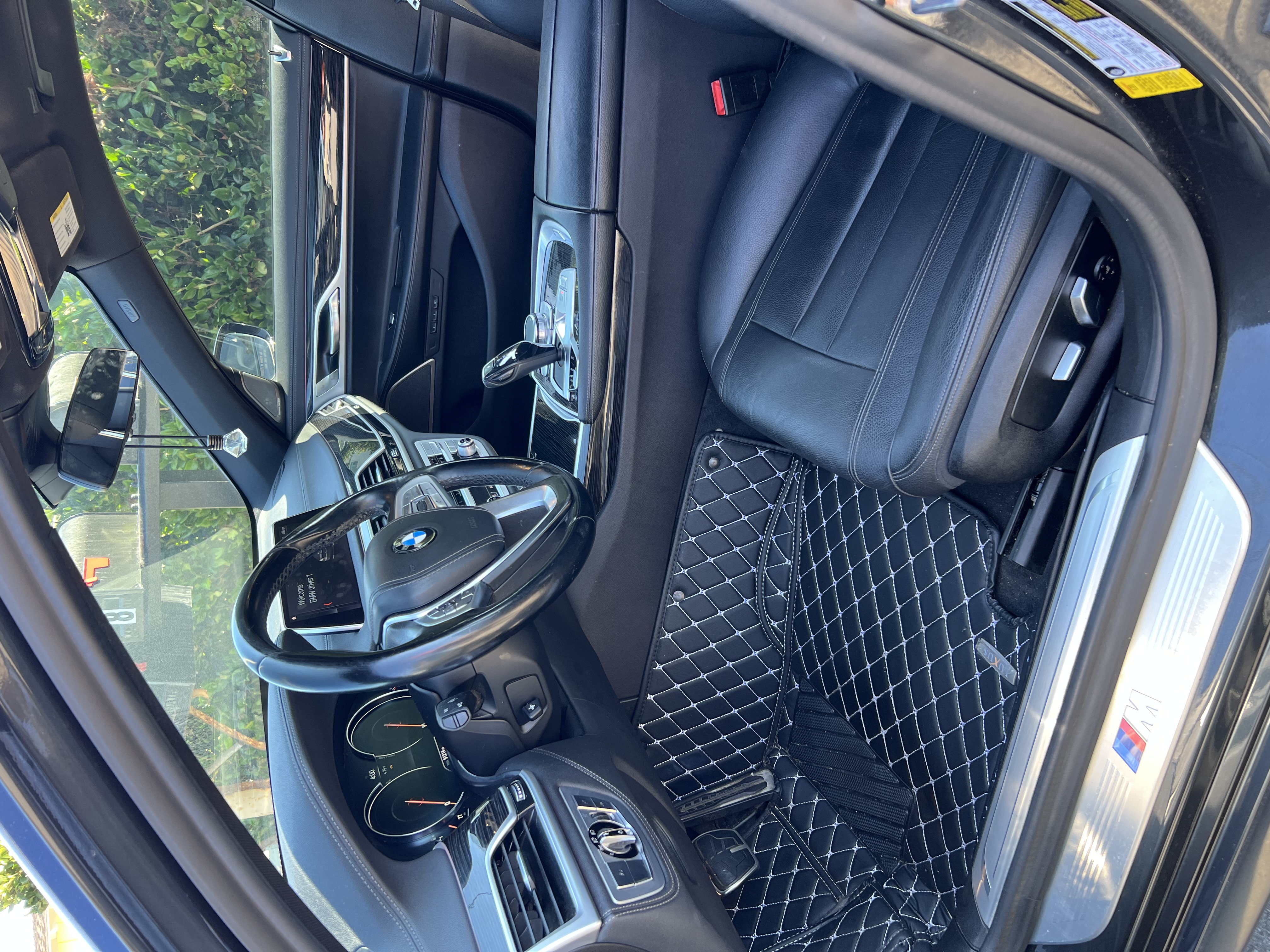 Used 2019 BMW 740i w/ M Sport Package RWD image 8