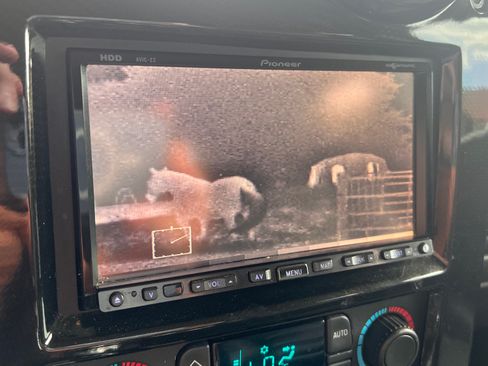 Used 2005 HUMMER H2 SUT Sport Utility Pickup 4D w/ Preferred Equipment Group image 5