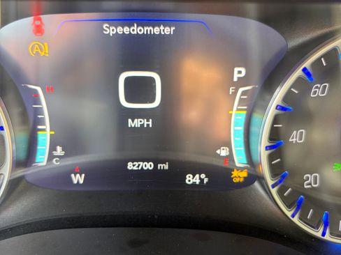 Used 2022 Chrysler Pacifica Touring-L FWD image 15