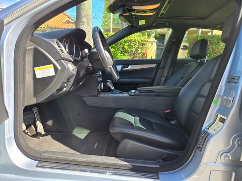 Used 2013 Mercedes-Benz C 250 Sedan image 9