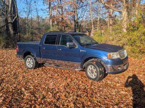 Used 2007 Lincoln Mark LT Pickup 4D 5 1/2 ft image 2