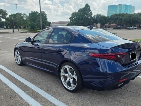 Used 2018 Alfa Romeo Giulia Ti Sport w/ Quick Order Package 22U Sport RWD image 11