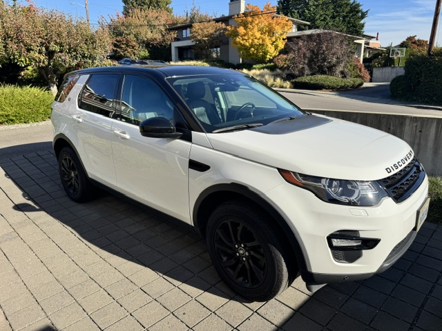 Used 2016 Land Rover Discovery Sport HSE AWD/4WD image 1