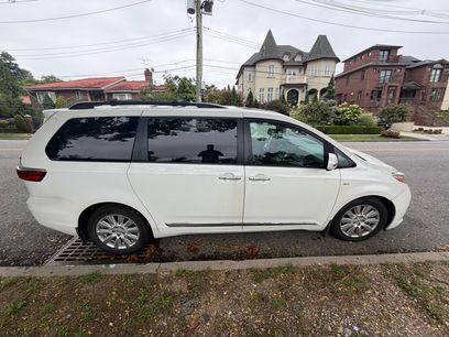 Used 2017 Toyota Sienna Limited Premium w/ Protection Package