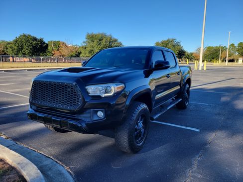 Used 2016 Toyota Tacoma SR5 image 2