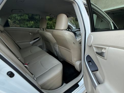 Used 2013 Toyota Prius One image 9