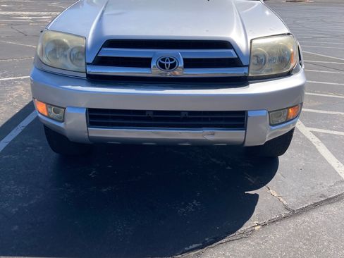 Used 2005 Toyota 4Runner SR5 RWD image 2