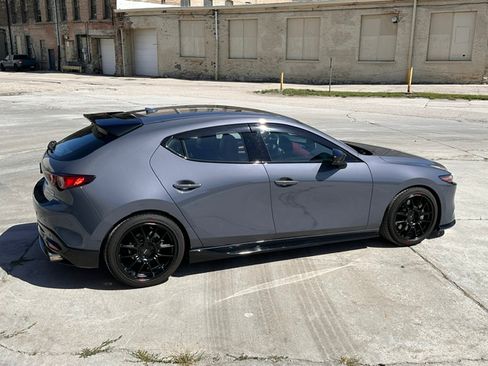 Used 2023 MAZDA MAZDA3 Hatchback w/Premium Plus Pkg AWD/4WD image 11
