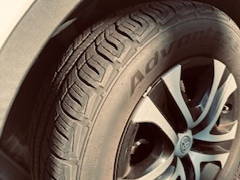 Used 2016 Toyota RAV4 LE image 20