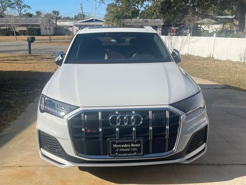 Used 2021 Audi SQ7 Premium Plus w/ Driver Assistance Package image 5