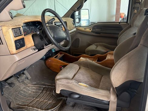 Used 1999 Ford F550 176 WB image 15