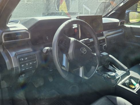 Used 2024 Toyota Tacoma TRD Off-Road w/ TRD Off Road Premium Package AWD/4WD image 11
