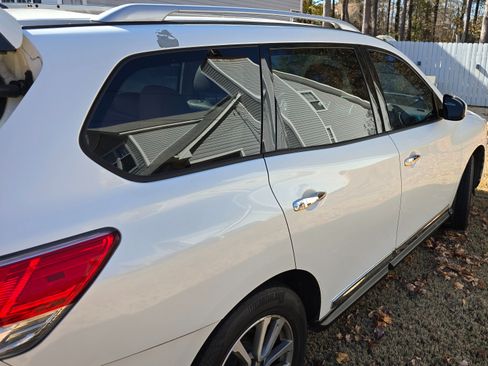 Used 2014 Nissan Pathfinder SL w/ SL Premium Package image 11