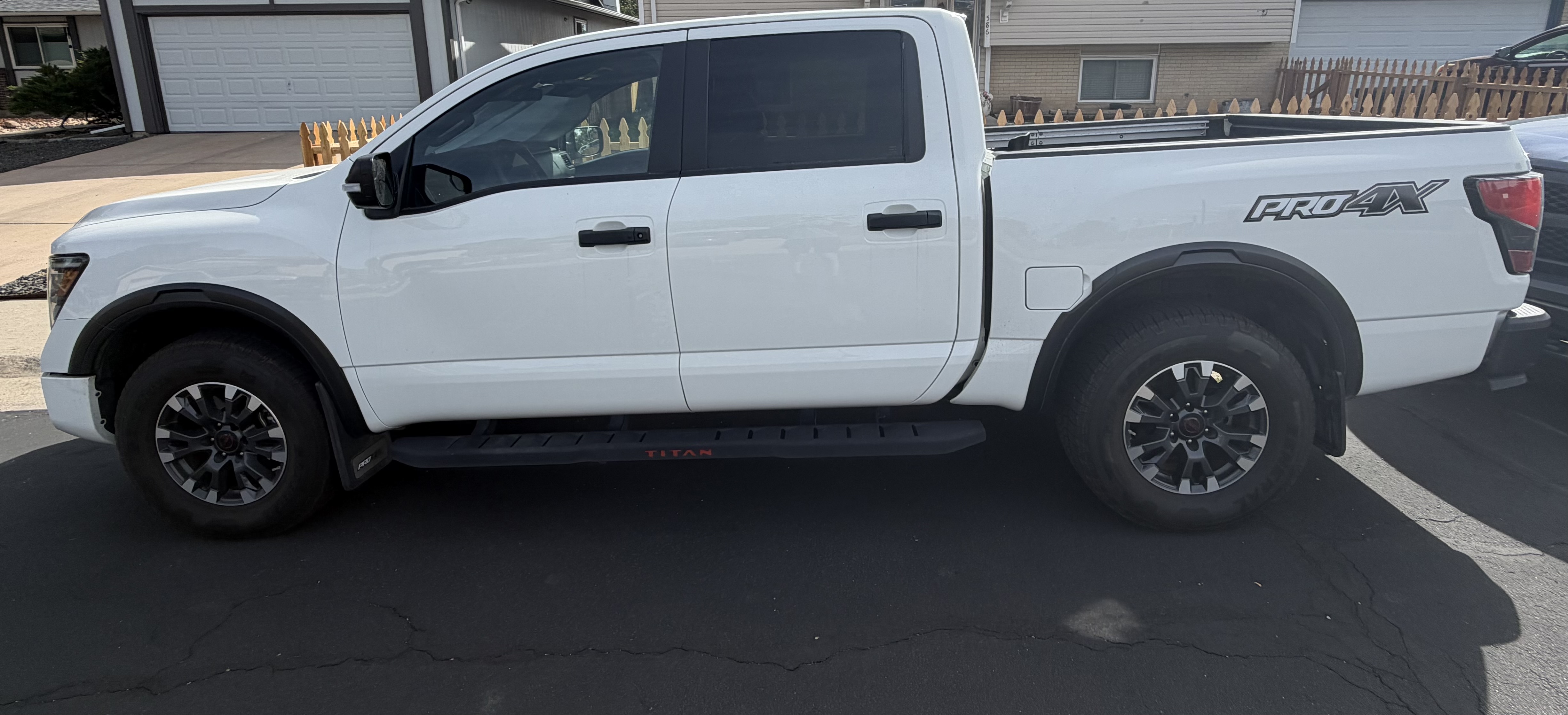 Used 2023 Nissan Titan PRO-4X w/ Pro-4x Convenience Package AWD/4WD image 5