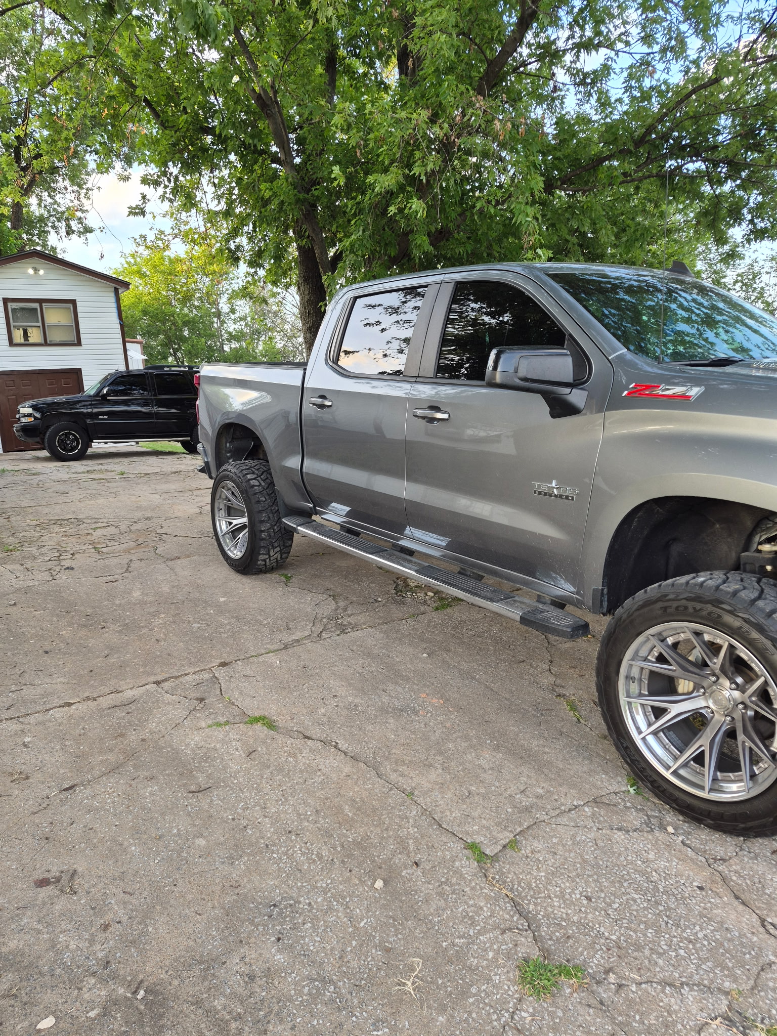 Used 2020 Chevrolet Silverado 1500 RST w/ Diesel Off-Road Package AWD/4WD image 2