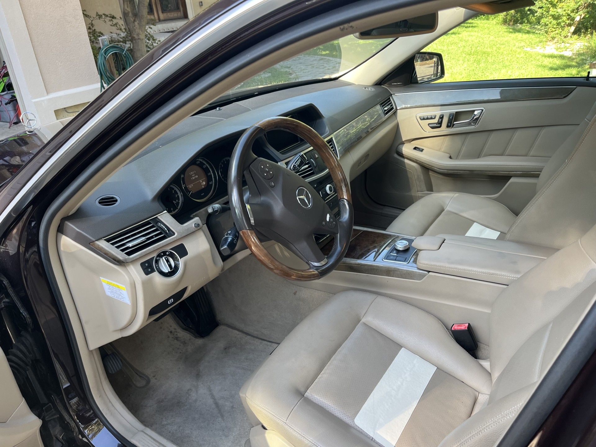 Used 2011 Mercedes-Benz E 350 4MATIC Sedan image 6