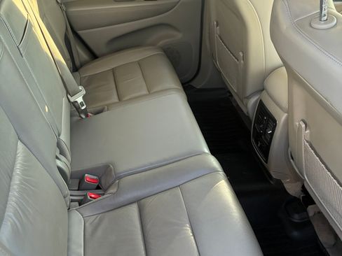 Used 2013 Jeep Grand Cherokee Laredo image 12