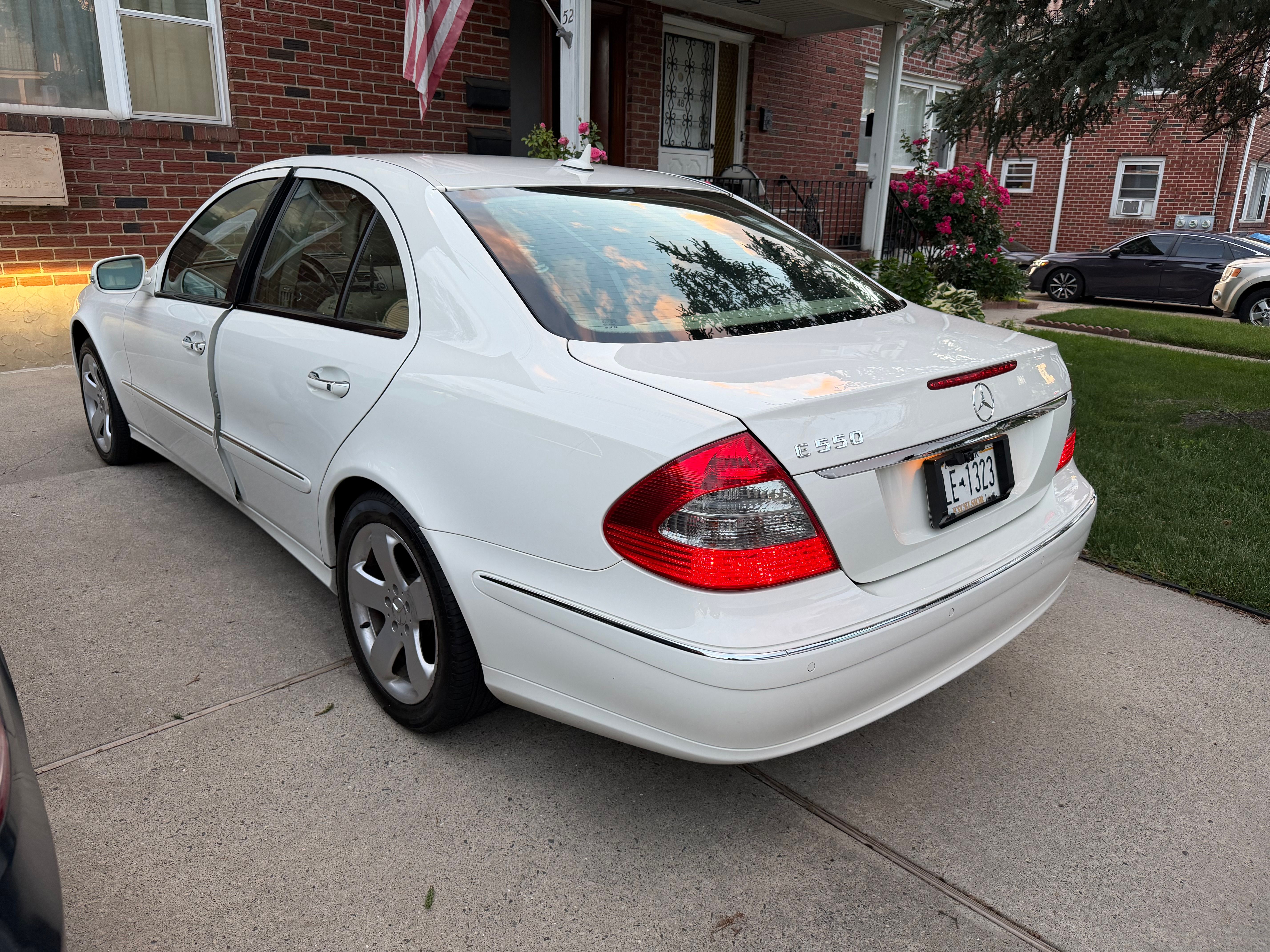 Used 2007 Mercedes-Benz E 550 Sedan image 5