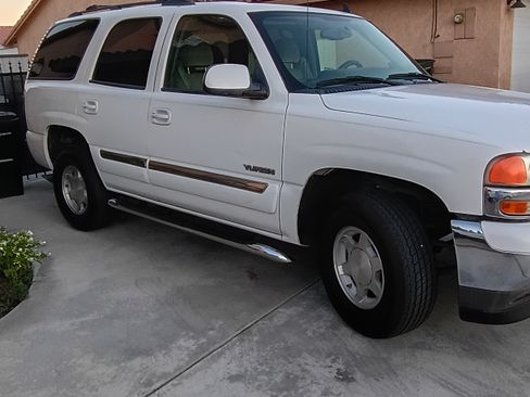 Used 2006 GMC Yukon SLE w/ Smart Select Package RWD image 1