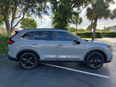 Used 2023 Honda CR-V Sport Touring image 12