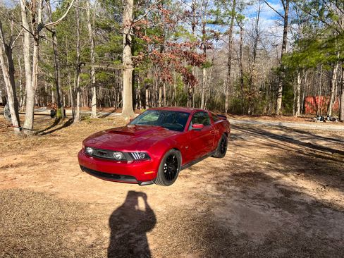 Used 2010 Ford Mustang GT Premium image 6