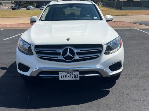 Used 2019 Mercedes-Benz GLC 300 w/ Premium Package image 5
