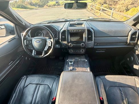 Used 2018 Ford Expedition Limited w/ Equipment Group 302A AWD/4WD image 12