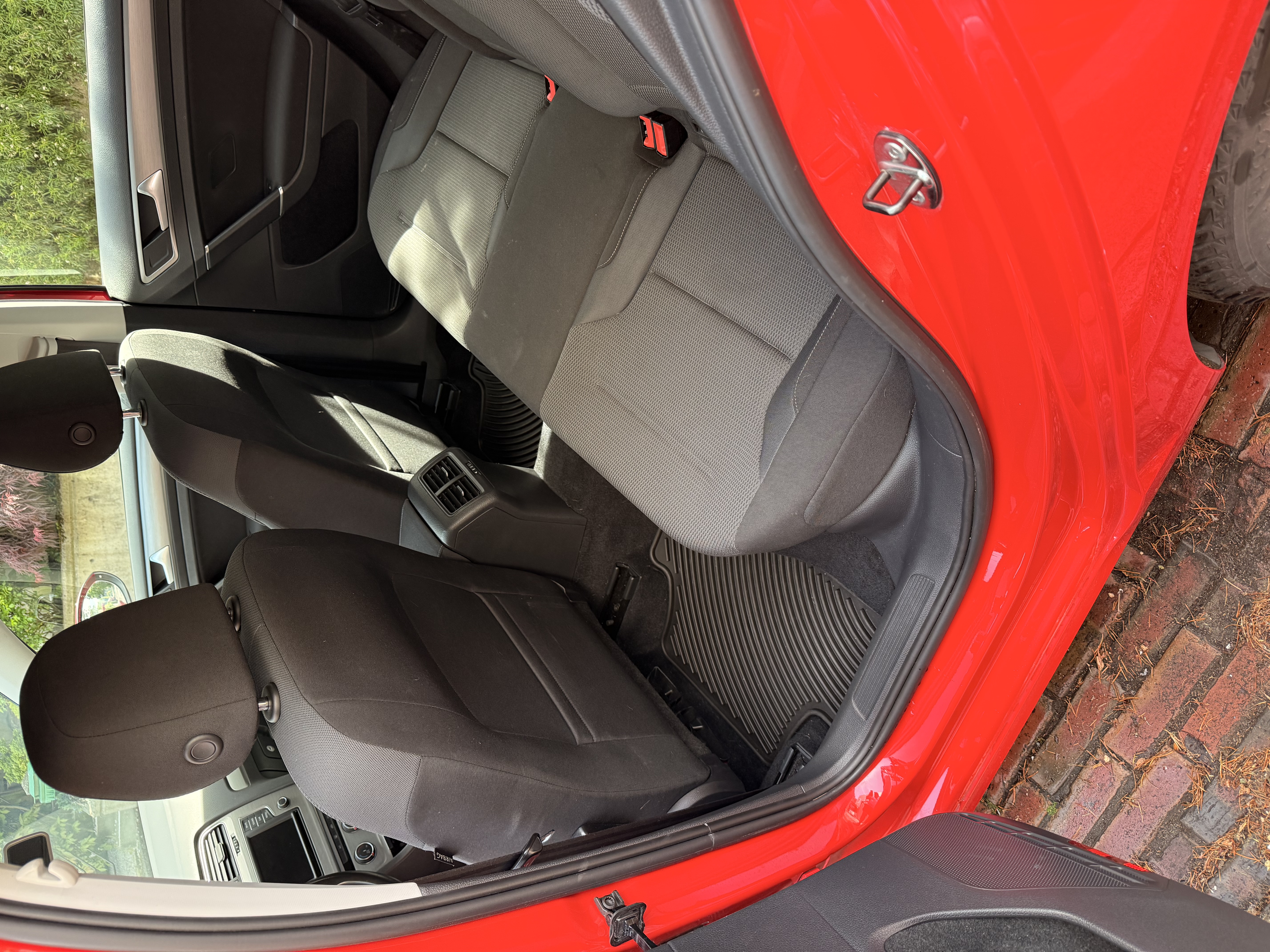 Used 2016 Volkswagen Golf S FWD image 16