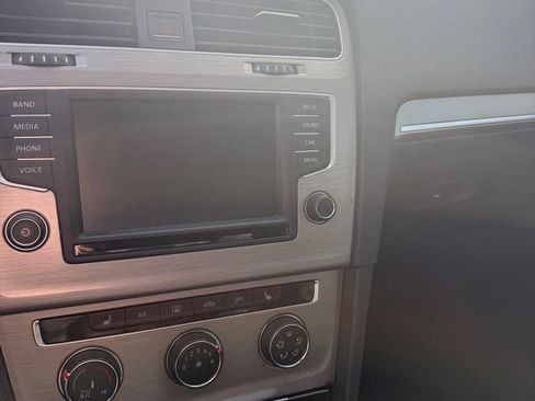 Used 2016 Volkswagen Golf SE w/ Lighting Package image 5