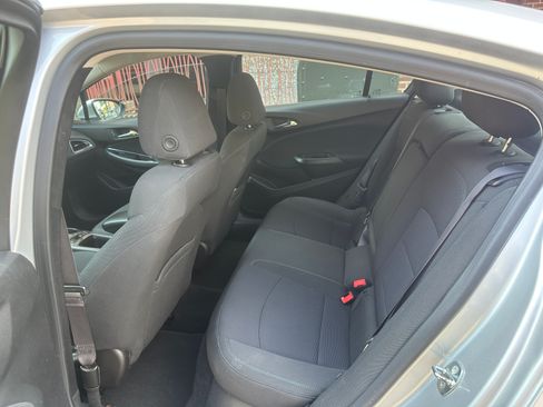 Used 2016 Chevrolet Cruze LT w/ Convenience Package image 5