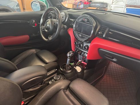 Used 2019 MINI Cooper S FWD image 5
