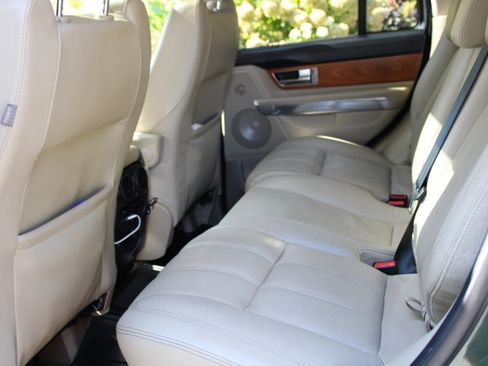 Used 2010 Land Rover Range Rover Sport HSE LUX image 22