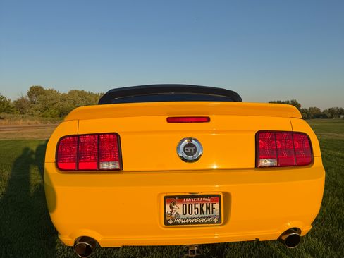 Used 2006 Ford Mustang GT Premium RWD image 5