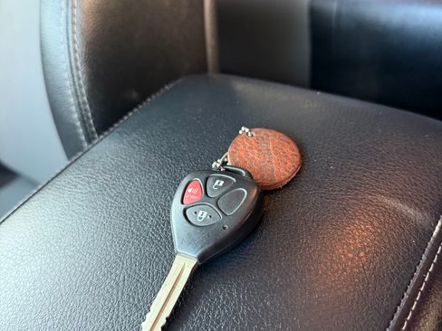 Used 2018 Toyota 4Runner SR5 Premium image 26