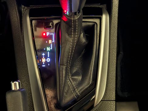 Used 2018 Toyota Corolla SE w/ Carpet Mat Package (TMS) image 30