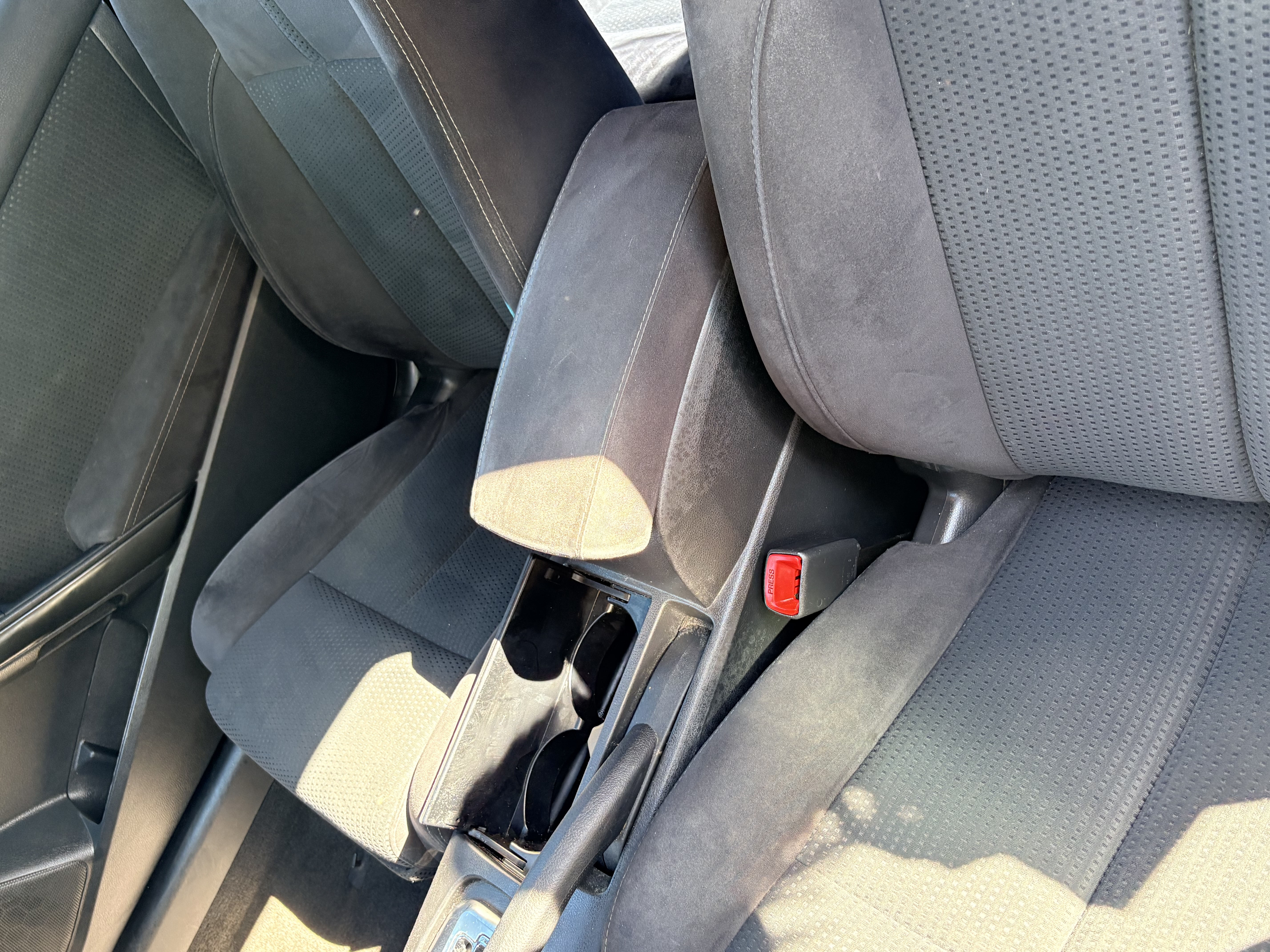 Used 2010 Nissan Altima 2.5 S FWD image 9