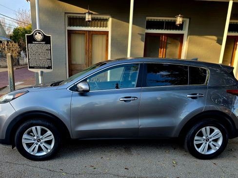 Used 2018 Kia Sportage LX image 4