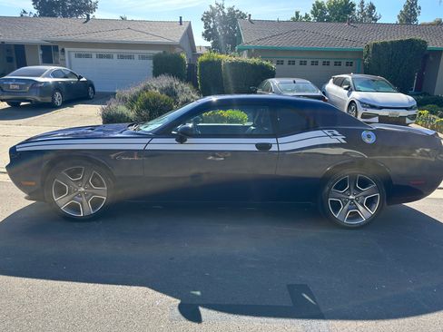 Used 2013 Dodge Challenger R/T RWD image 4