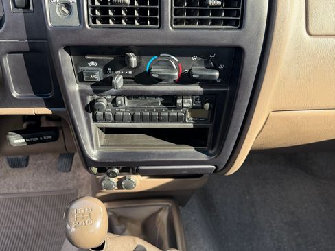 Used 1999 Toyota Tacoma 4x4 Regular Cab image 26