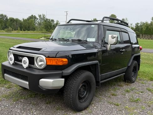 Used 2007 Toyota FJ Cruiser 4WD w/ TRD Special Edition image 1